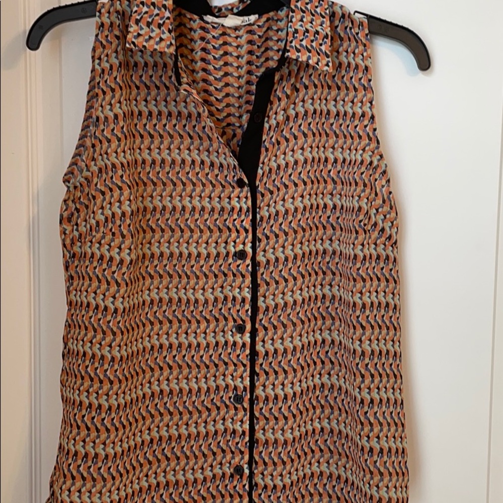 Button tank top